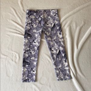 Fabletics Cropped Leggings Size S